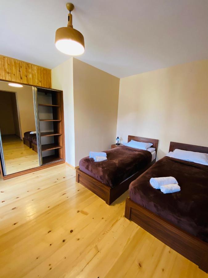 Guesthouse Alpenrose Mestia Exterior photo