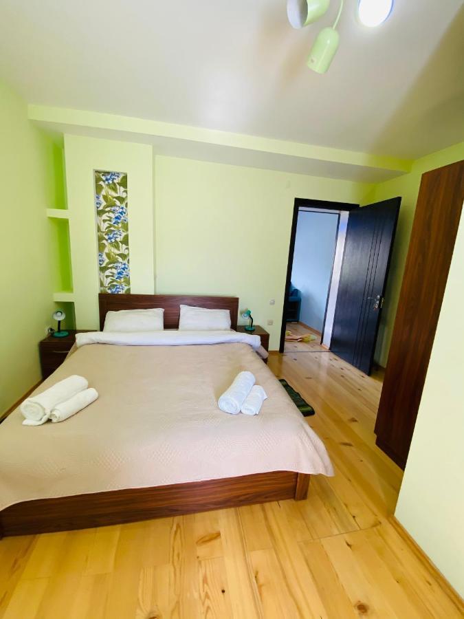 Guesthouse Alpenrose Mestia Exterior photo
