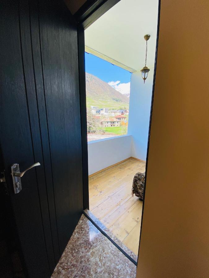 Guesthouse Alpenrose Mestia Exterior photo