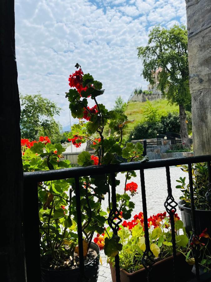 Guesthouse Alpenrose Mestia Exterior photo